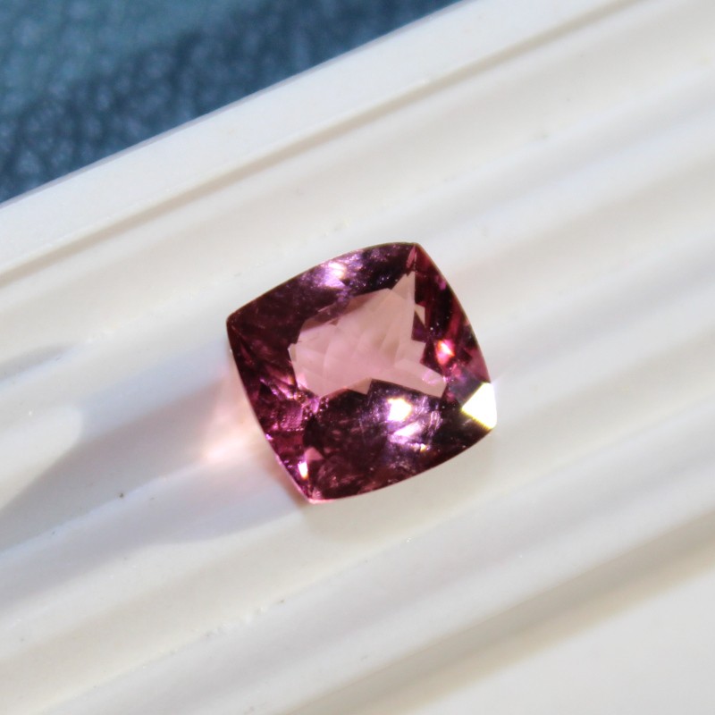 Pierre Tourmaline rose Coussin 8x8mm - Image 3 