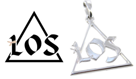 pendentif découpe de logo en metal